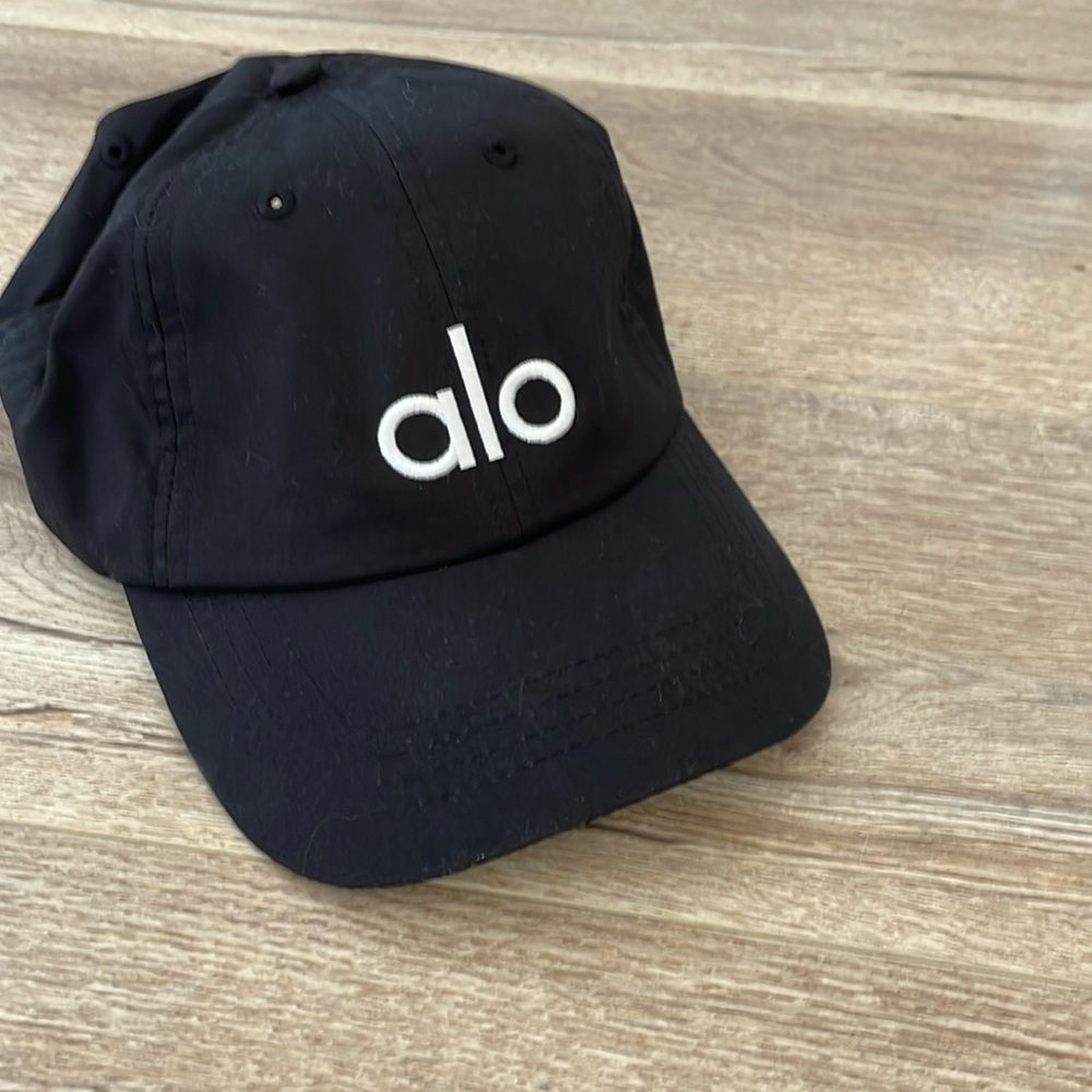 NWOT Alo Off Duty Cap